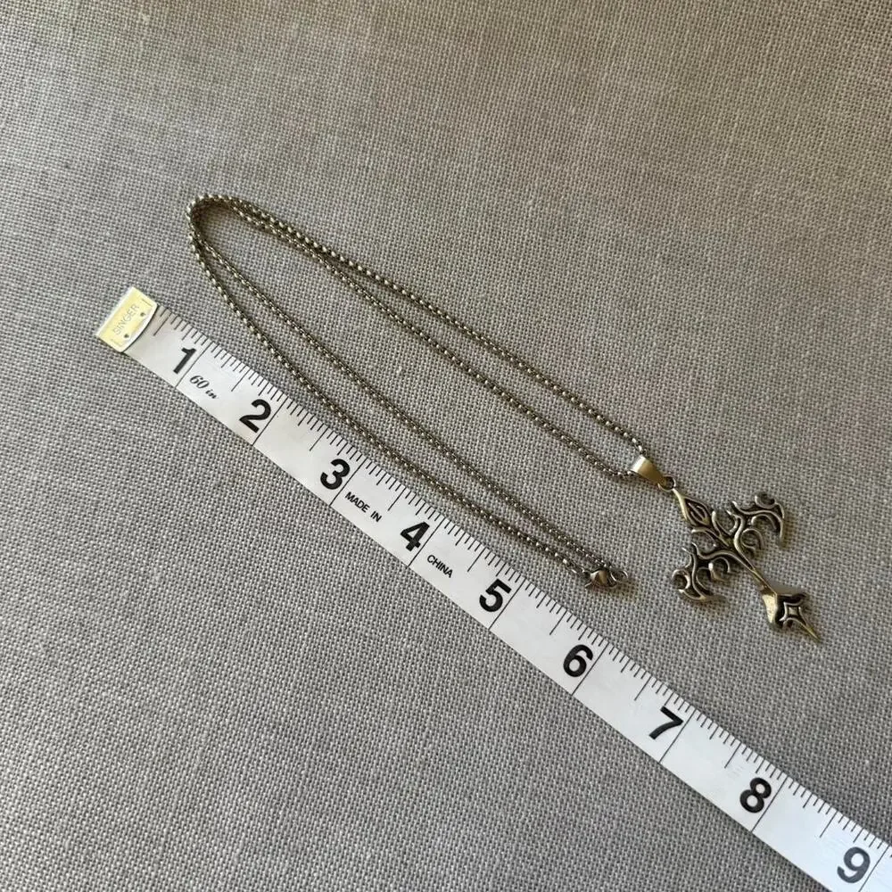 Y2k silver gothic cross necklace WMNS - Picture 3 of 4